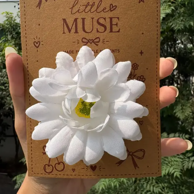Flower pin